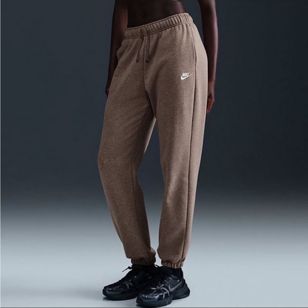 Women's Nike Sportswear Oversized
Club Fleece Sweatpants Size Small